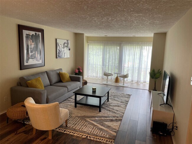 Building Photo - 5050 Ambassador Way