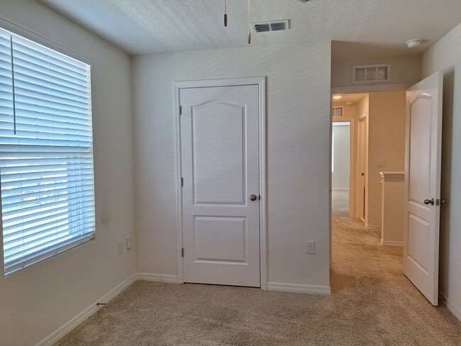 Building Photo - 3BR 2.5BA VENETIAN BAY TOWNHOME