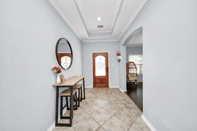 Building Photo - 6714 Albion Cresent Dr