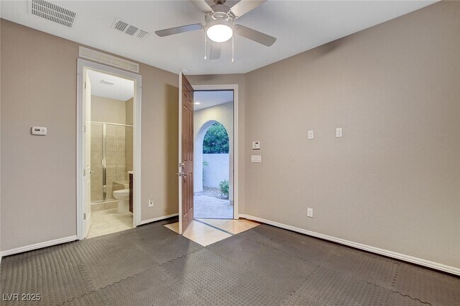 Building Photo - 12217 Nasino Ave