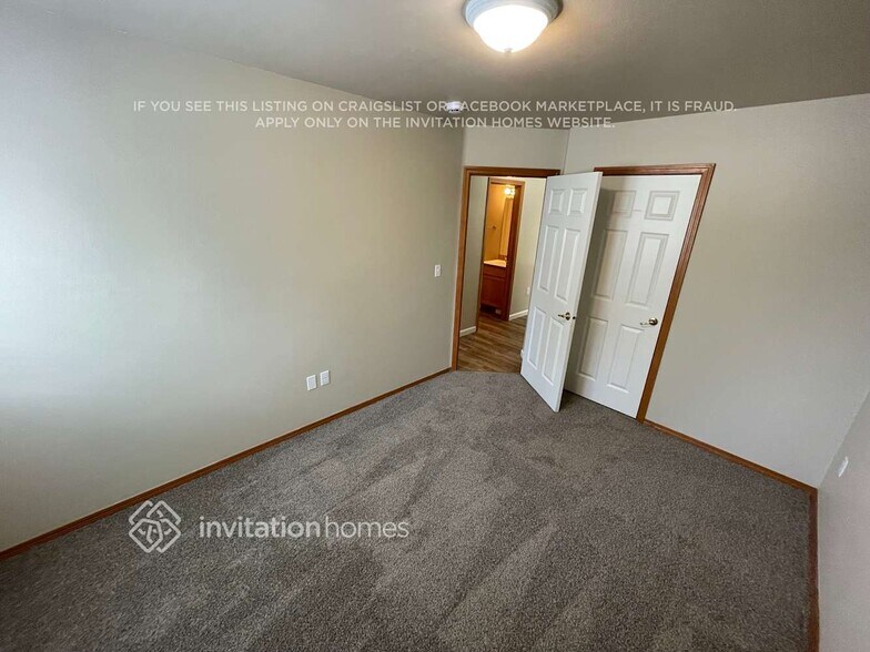 Building Photo - 1811 111th Dr SE