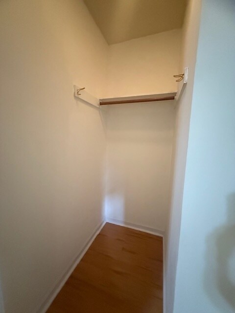 Building Photo - Spacious condo at The Oaks of Avent Ferry!