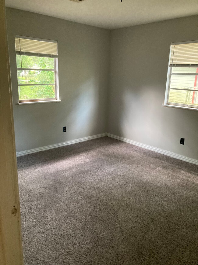 Building Photo - 9590 Gardner St