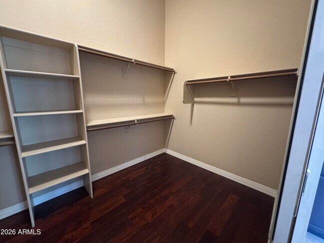 Building Photo - 3172 E Birchwood Pl