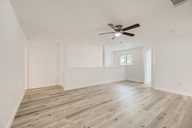 Building Photo - 1721 Poppy Seed Ln