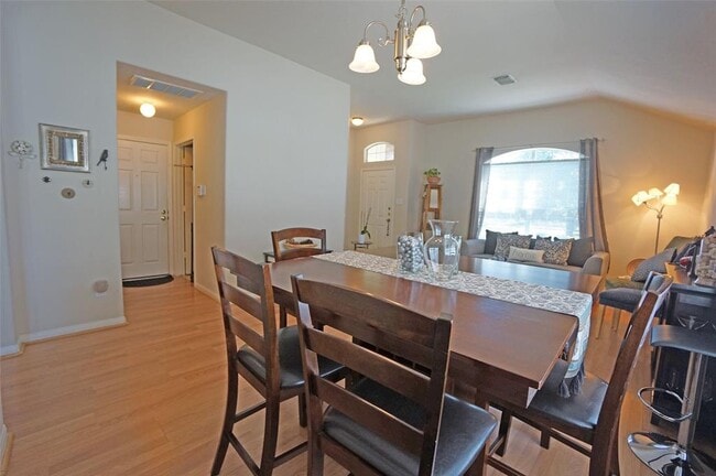 Building Photo - 25115 Clover Ranch Dr