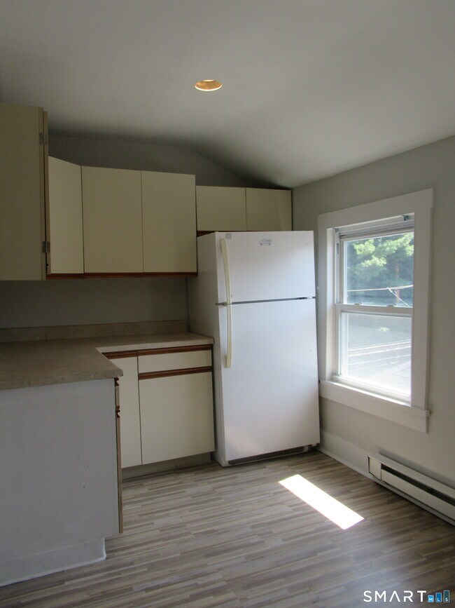 Building Photo - 81 Jetland St