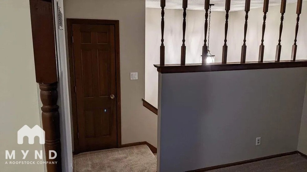 Building Photo - 10319 E 78 St