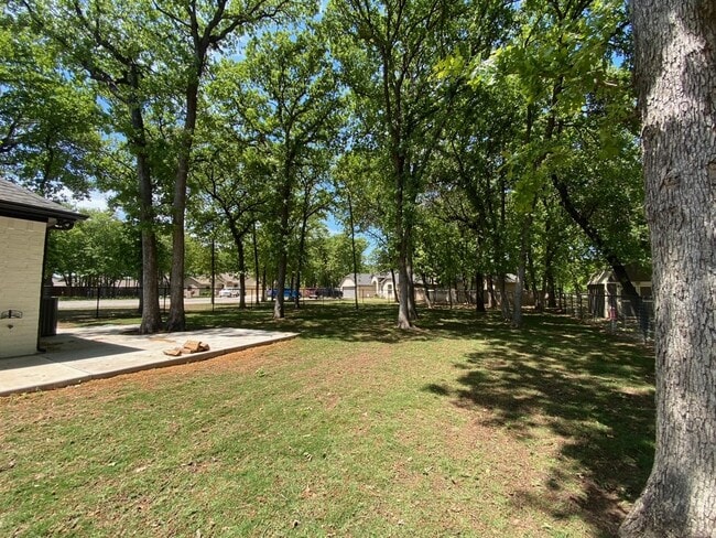 Building Photo - 501 Monna Ct