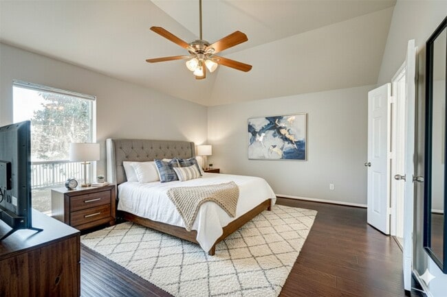 Building Photo - 25911 Palmdale Estate Dr