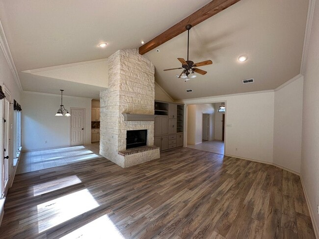 Building Photo - Coming Soon! Updated 5 Bedroom 3 Bath Home in South Tyler!
