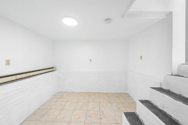 Building Photo - 214 50th St
