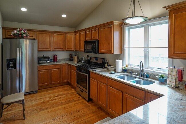 Building Photo - 276 Stone Glen Ct