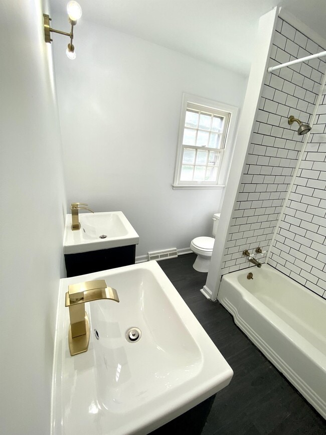 Building Photo - 9136 Switzer St