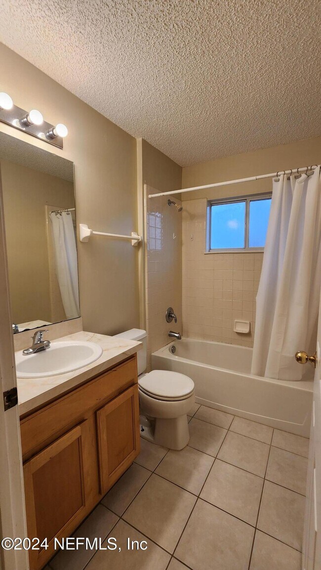 Building Photo - 550 Bay Hawk Ct