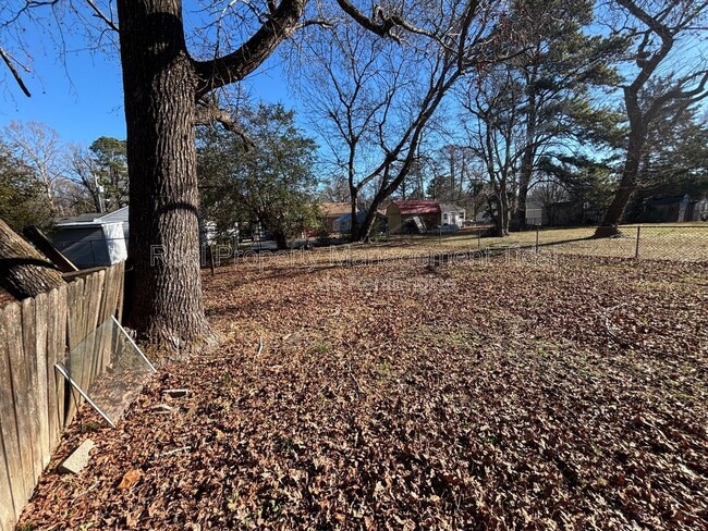 Building Photo - 412 Ben St