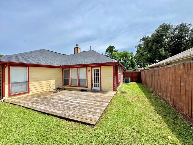 Building Photo - 19218 Misty Cove Dr