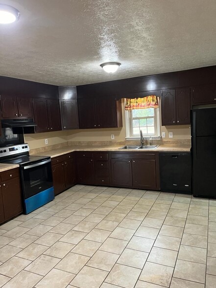 Building Photo - 1722 Shiloh Dr