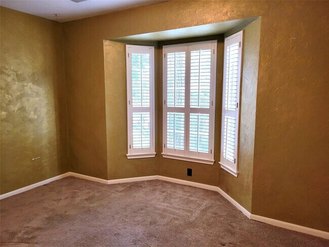 Building Photo - 1848 Nursery Rd