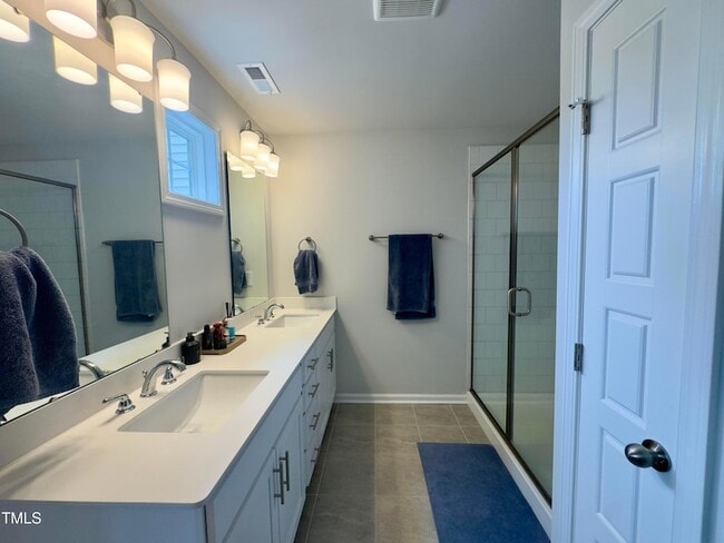 Building Photo - 276 Shingle Oak Rd