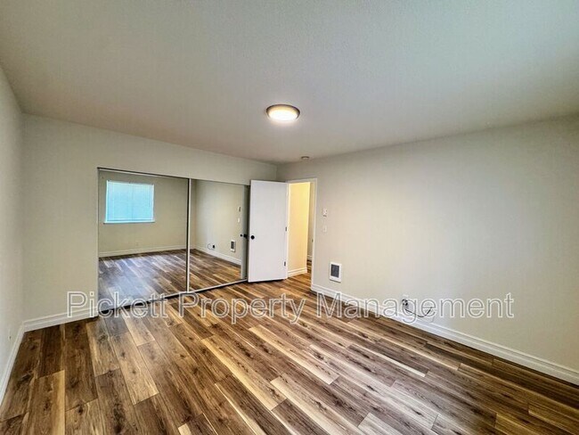 Building Photo - 4402 Big Beef Crossing NW