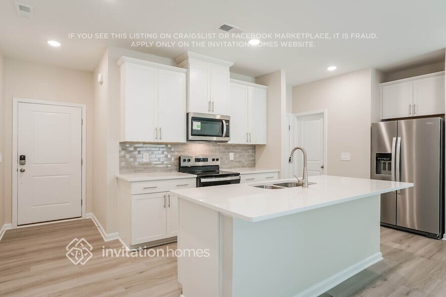 Building Photo - 824 Hilton Pk Lp