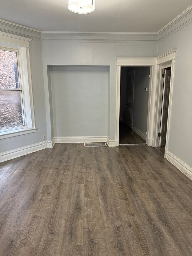 Building Photo - 6344 S Eberhart Ave