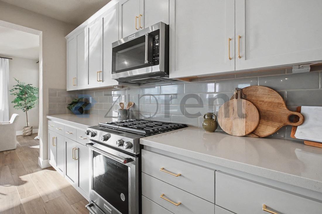 Building Photo - 1579 Seneca Cir