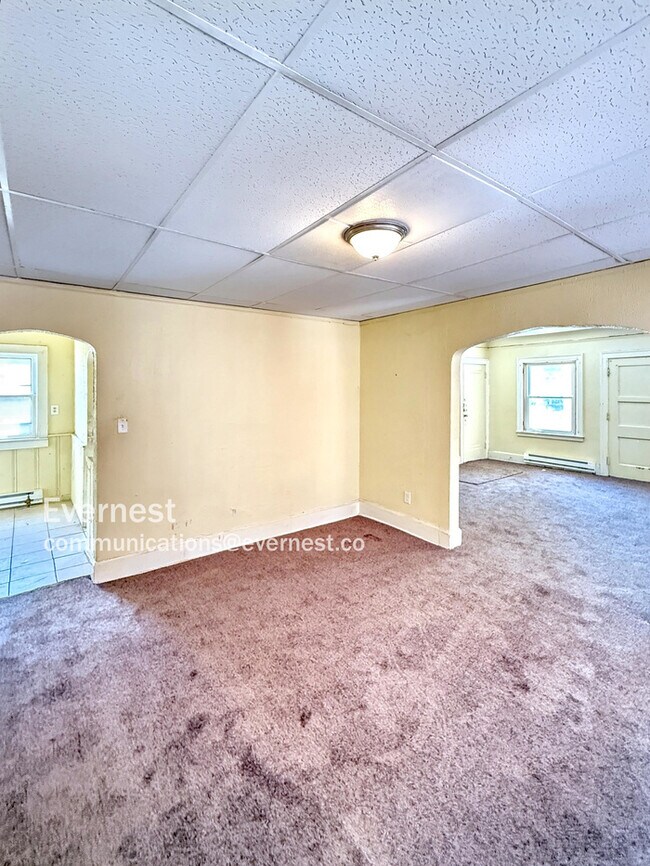 Building Photo - 3030 Cortland St