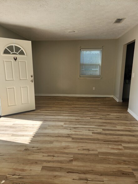 Dinning room - 2510 W 9th St