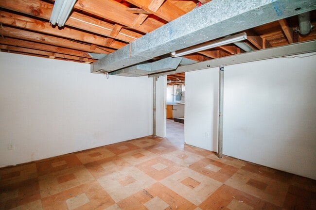 Building Photo - 2303 Mellwood Ave