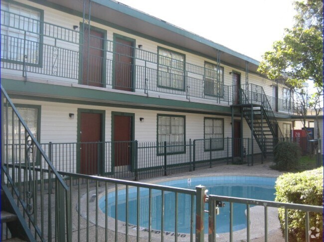 Building Photo - 1402 E Saint Johns Ave