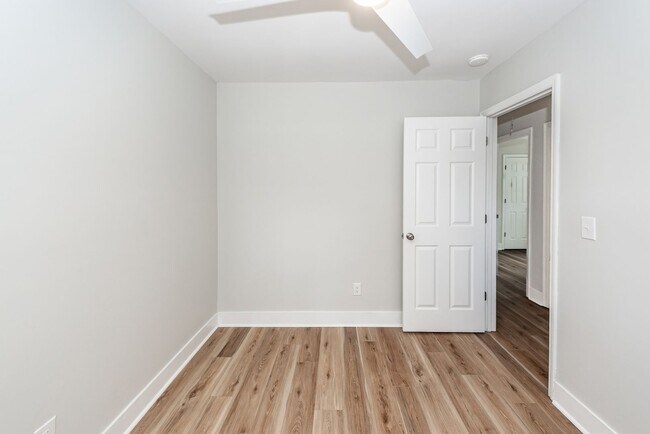 Building Photo - 3 Bedroom, 1 Bathroom Home in Willowbrook - Goose Creek