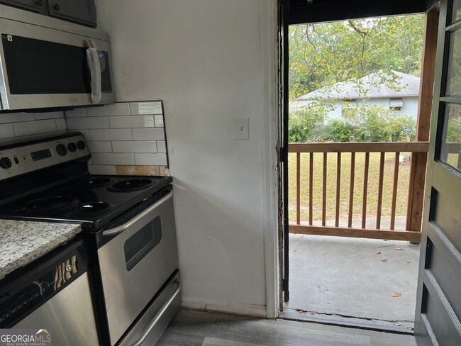 Building Photo - 1215 Westview Dr SW