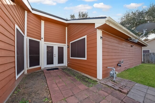 Building Photo - 13563 Catalina Village Dr