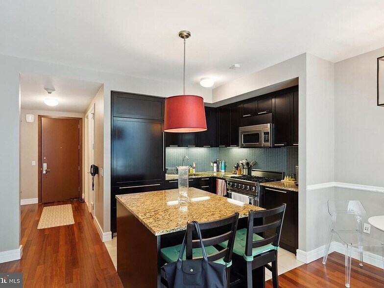 Building Photo - 1414 S Penn Square