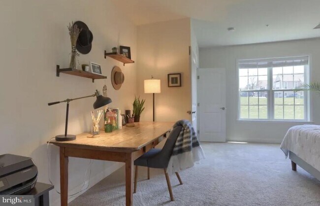 Building Photo - 670 Whitetail Dr