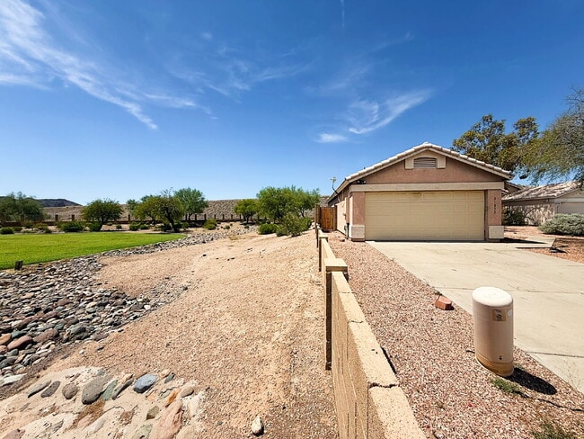 Building Photo - Charming 3-Bed, 2-Bath Home with Oversized...