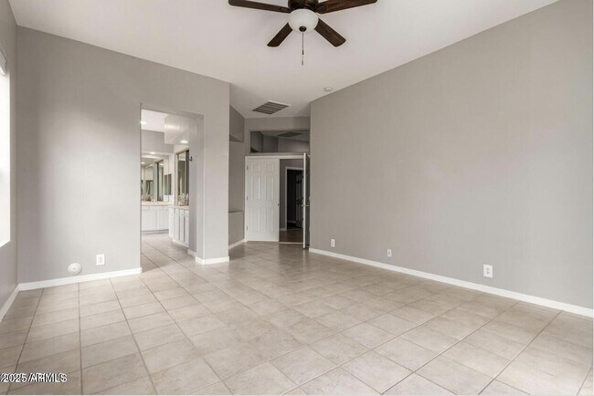 Building Photo - 1515 N Los Alamos Cir