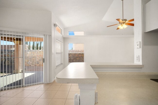 Building Photo - BEAUTIFUL EASTSIDE EL PASO HOME