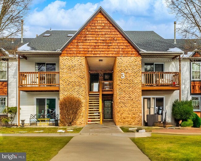 Building Photo - 32 Buena Ct