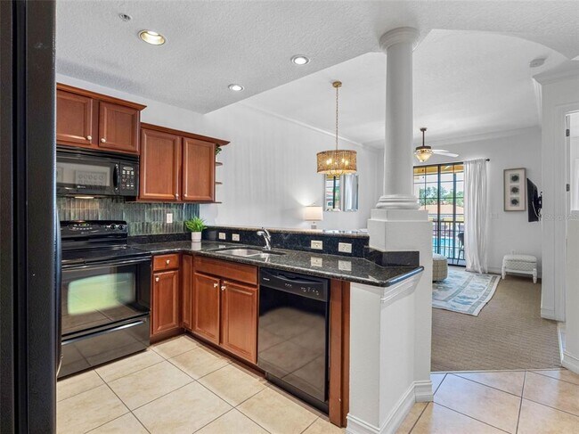 Building Photo - 13941 Clubhouse Dr