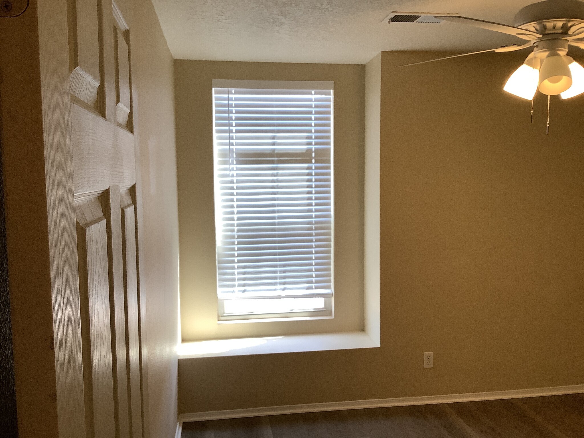 Building Photo - 6676 Augusta Hills Dr NE