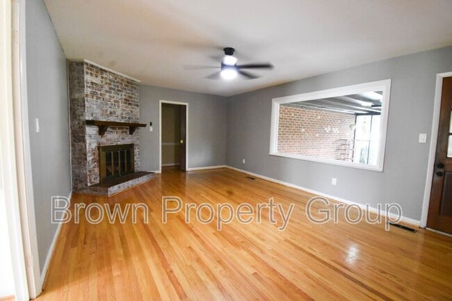 Building Photo - 2417 Dartmouth Dr