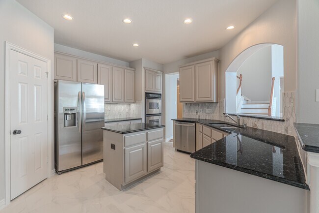 Building Photo - 63 W Artist Grove Pl