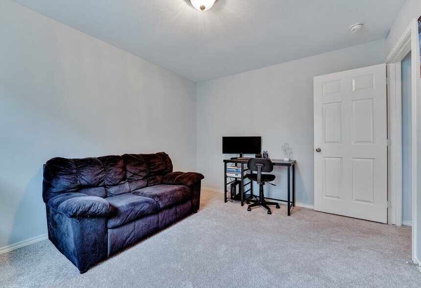 Building Photo - 8018 Grow Ln