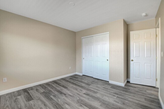 Building Photo - 7465 Poppy Hills Ct