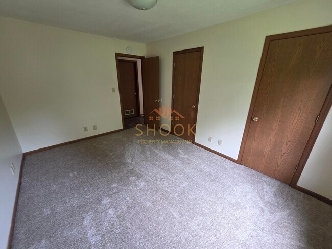 Building Photo - 2805/2807 Plaza Ln