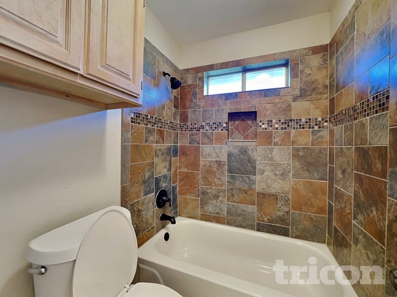 Building Photo - 2601 Trail Tree Ct