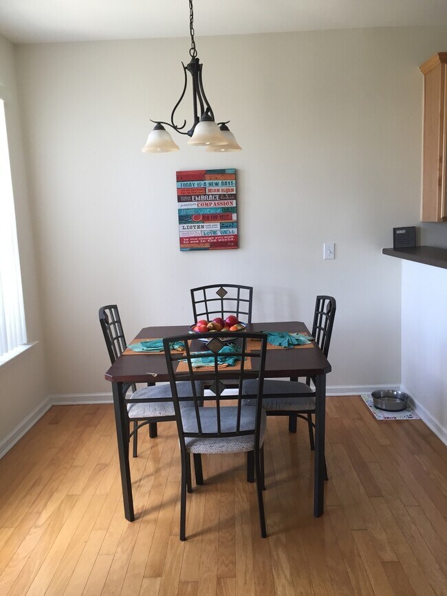 Building Photo - 3 Bedroom, 2.5 Bath Home in Bonnie Vista Community